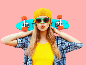 滑板少女图片素材