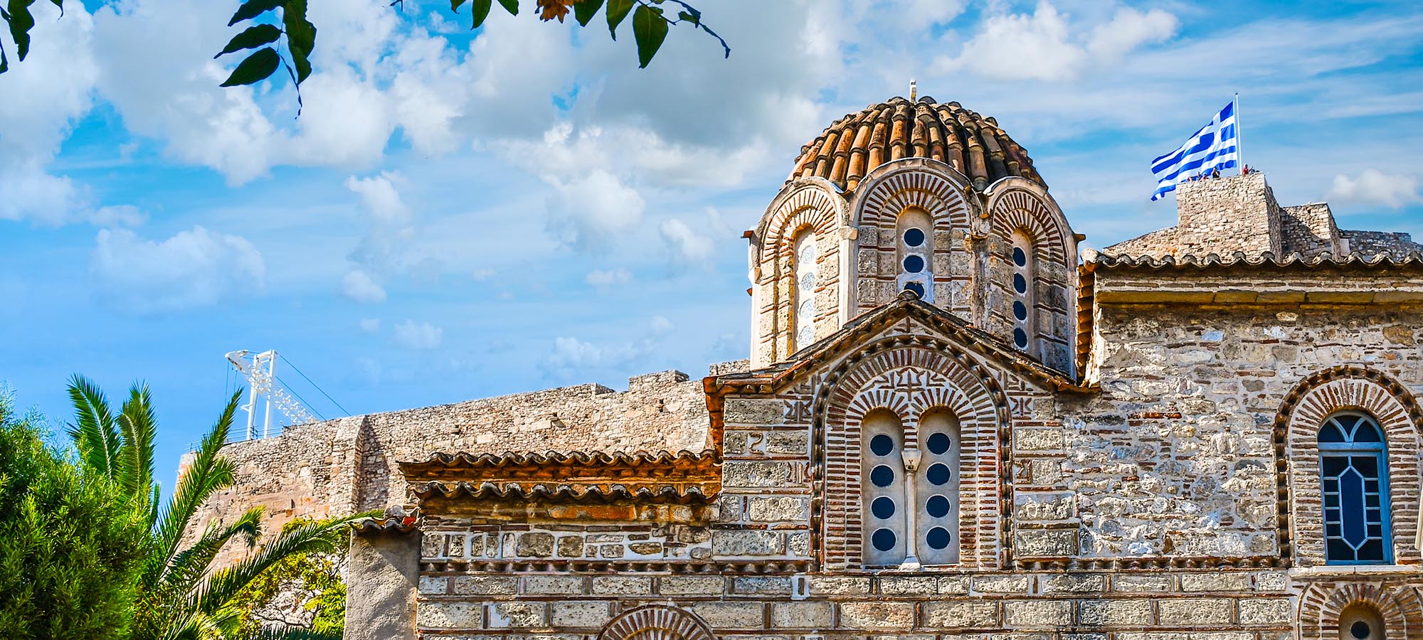 普拉卡村的景色 有傳統的希臘東正教教堂和白色油漆的房子和海洋海岸米洛斯島 照片背景圖桌布圖片免費下載 - Pngtree