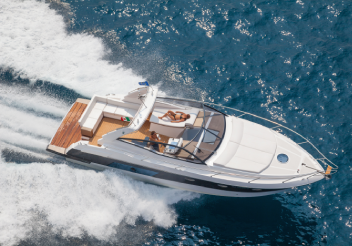 海上游艇图片素材